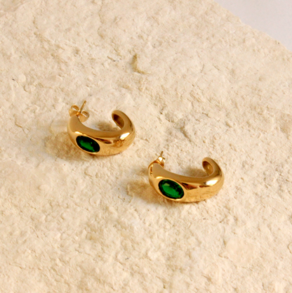 Aretes chunky zirconia verde con acabado en oro de 18kt