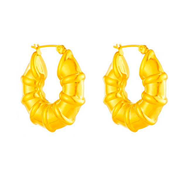 Aretes arracada chunky con acabado en oro de 18kt