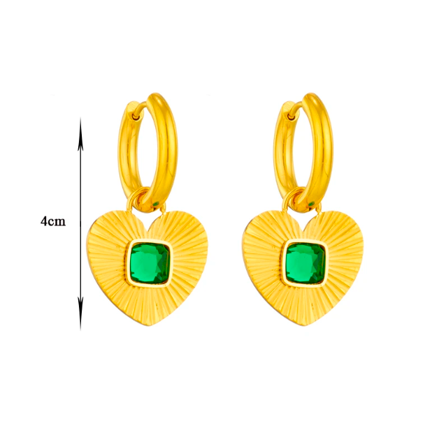 Aretes corazón zirconia verde con acabado en oro de 18kt