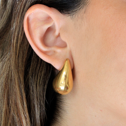 Aretes gota ba'am gold con acabado en oro de 18kt