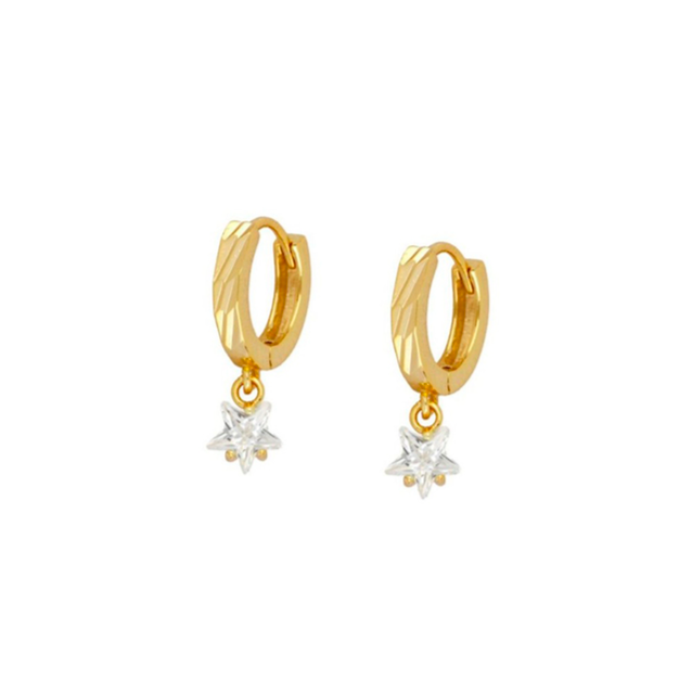 Mini hoops con estrella de plata con acabado en oro de 18kt