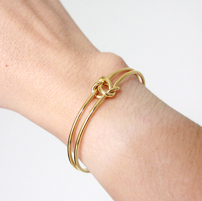 Pulsera brazalete nudo